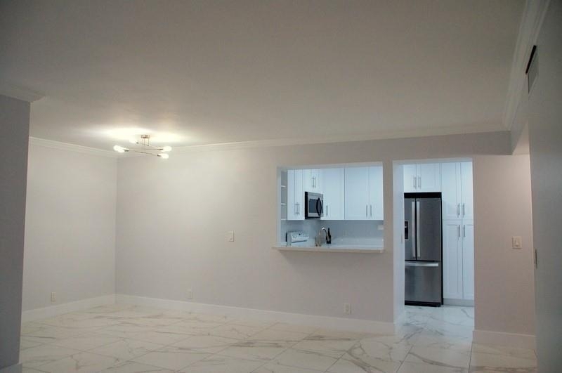 10700 Nw 14th Street - Photo 3