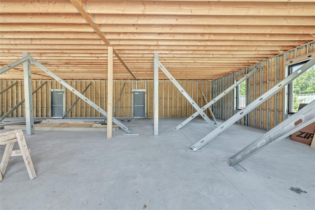 207 E Memorial Road - Photo 9