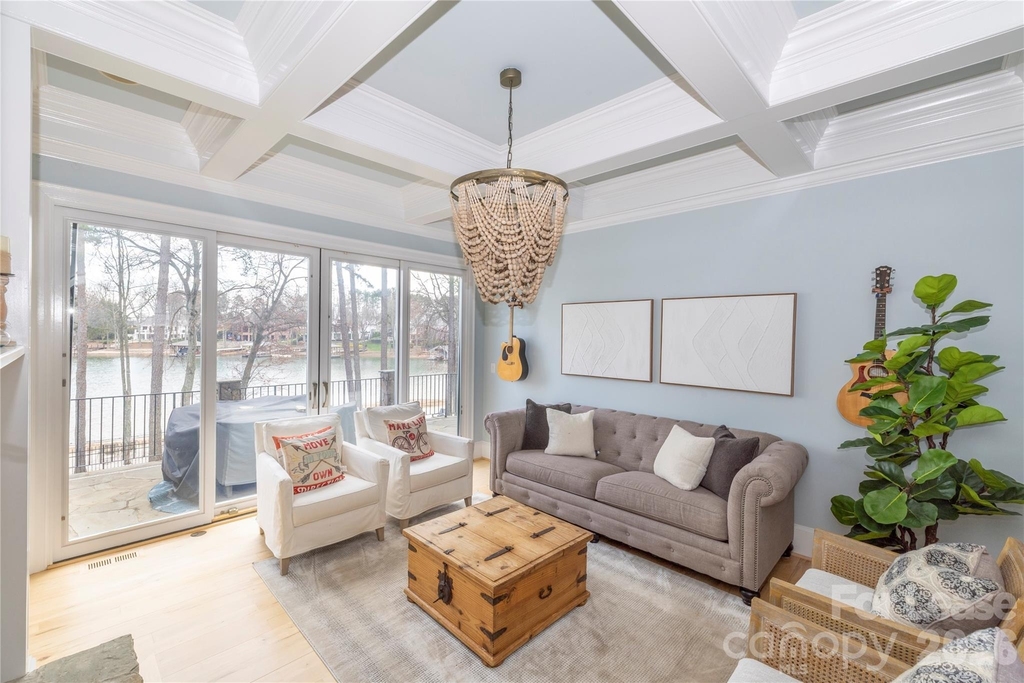 19001 Double Eagle Drive - Photo 4