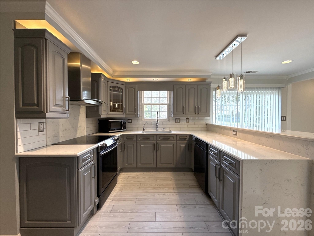 7318 Connan Lane - Photo 10