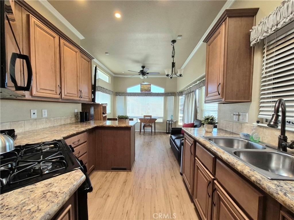 1382 Western - Photo 11