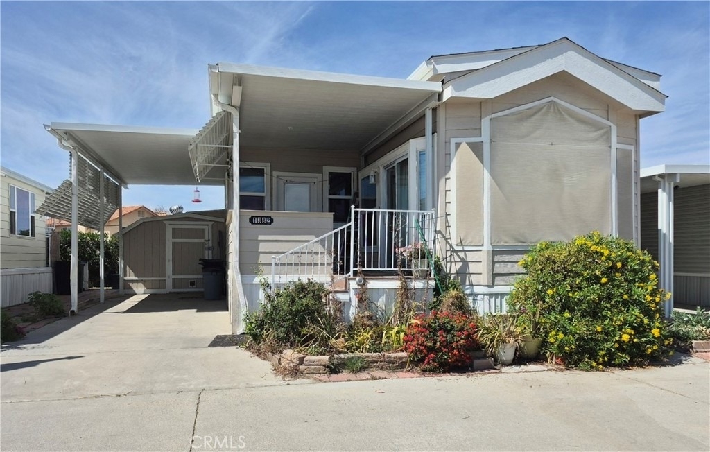 1382 Western - Photo 21
