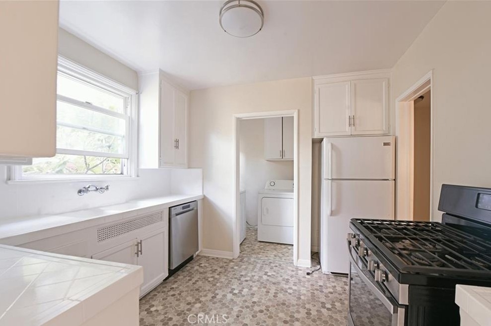 11061 Ohio Avenue - Photo 3
