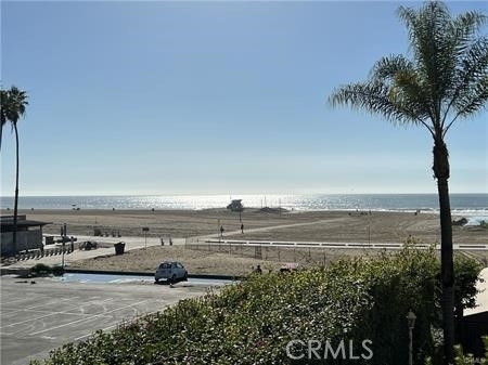 723 Palisades Beach Road - Photo 0