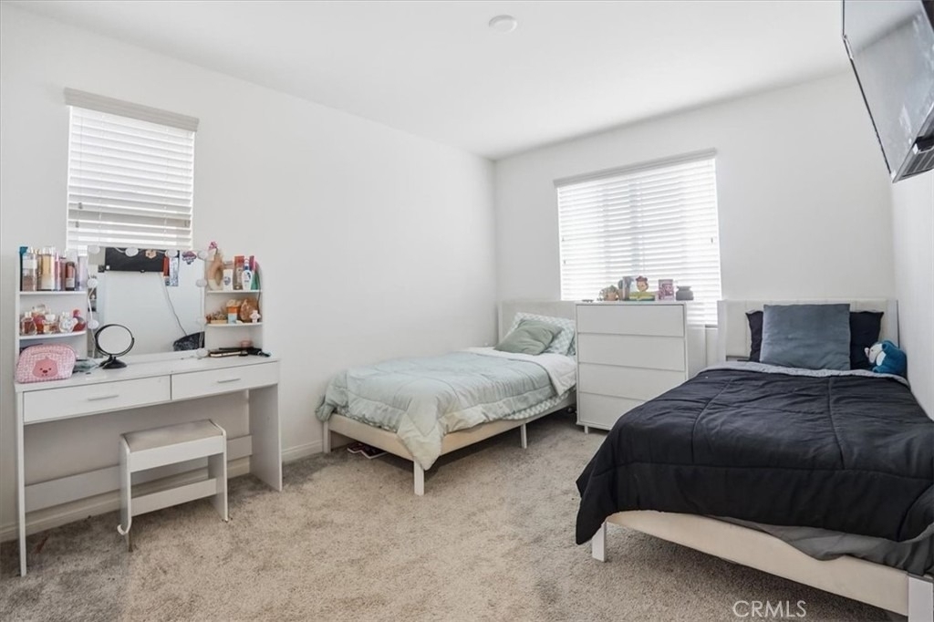 556 Enzo Street - Photo 31