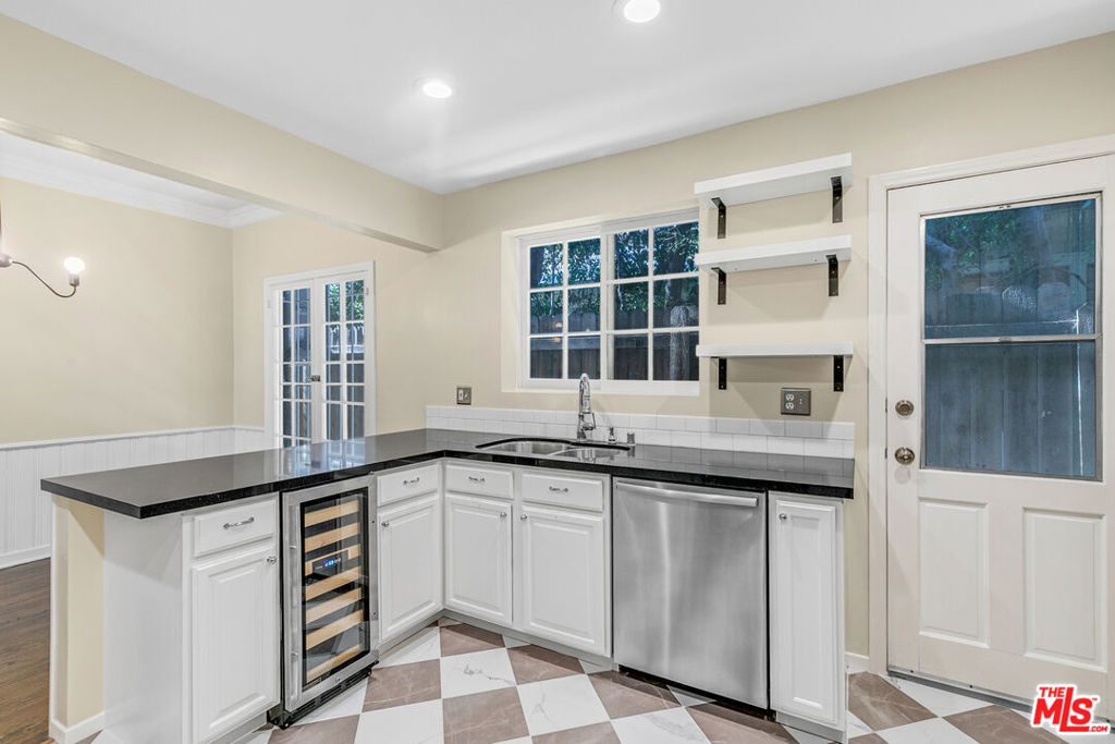 6053 Scenic Avenue - Photo 16
