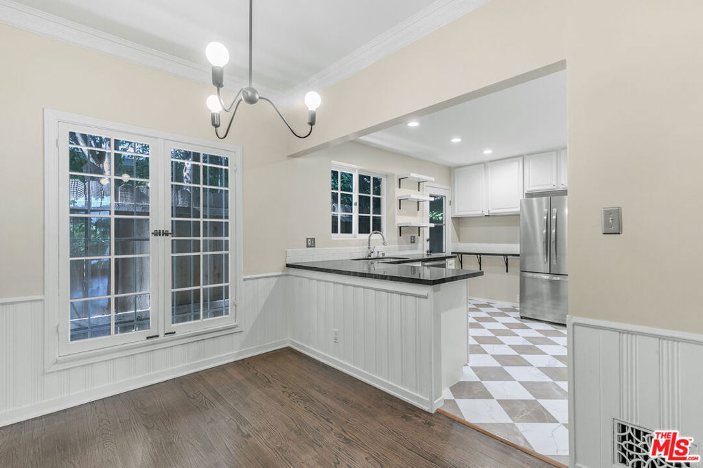 6053 Scenic Avenue - Photo 10