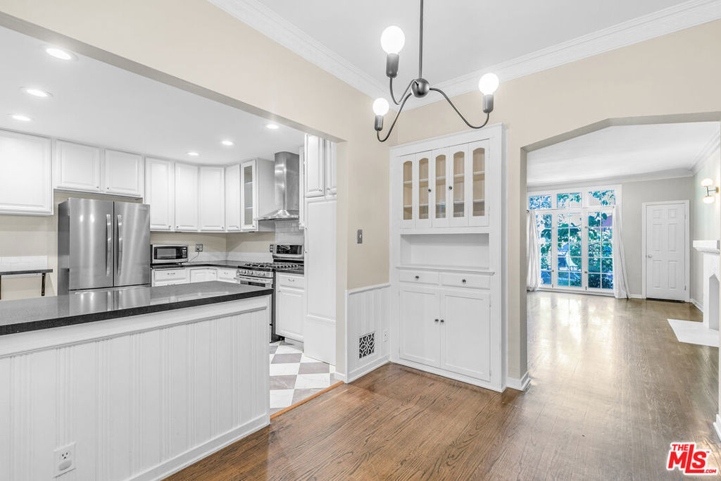 6053 Scenic Avenue - Photo 11