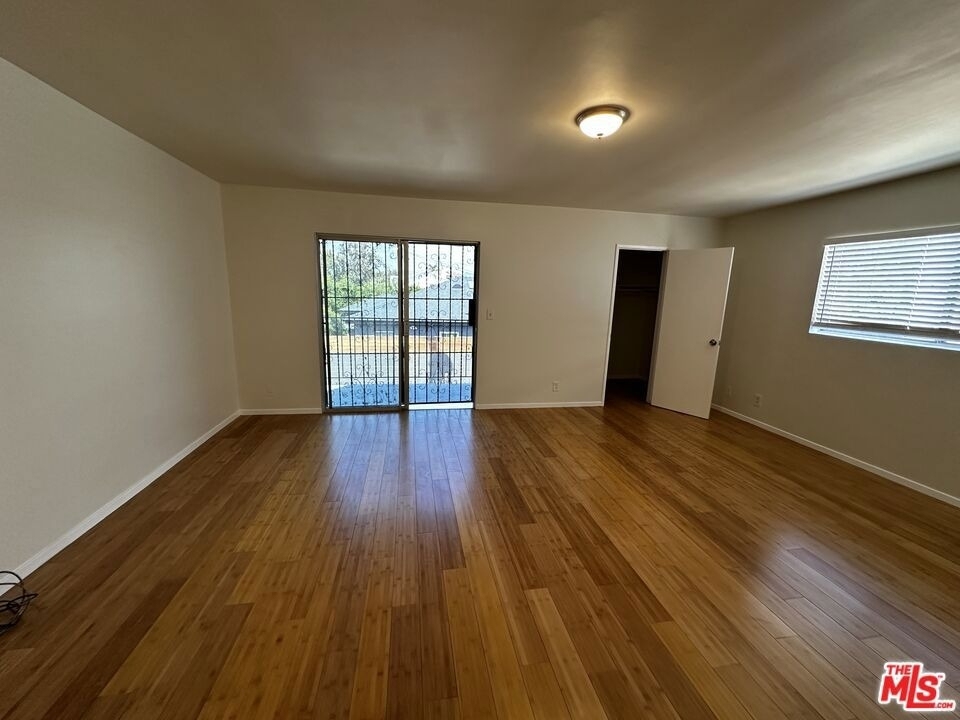 12779 Venice Boulevard - Photo 14