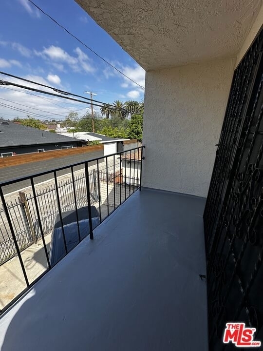 12779 Venice Boulevard - Photo 18