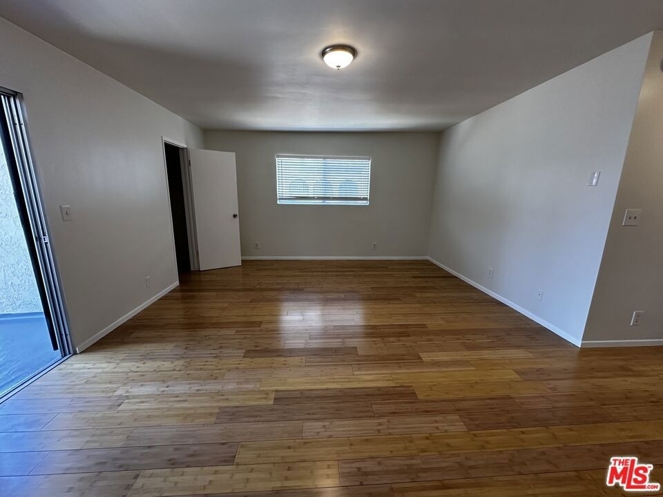 12779 Venice Boulevard - Photo 15