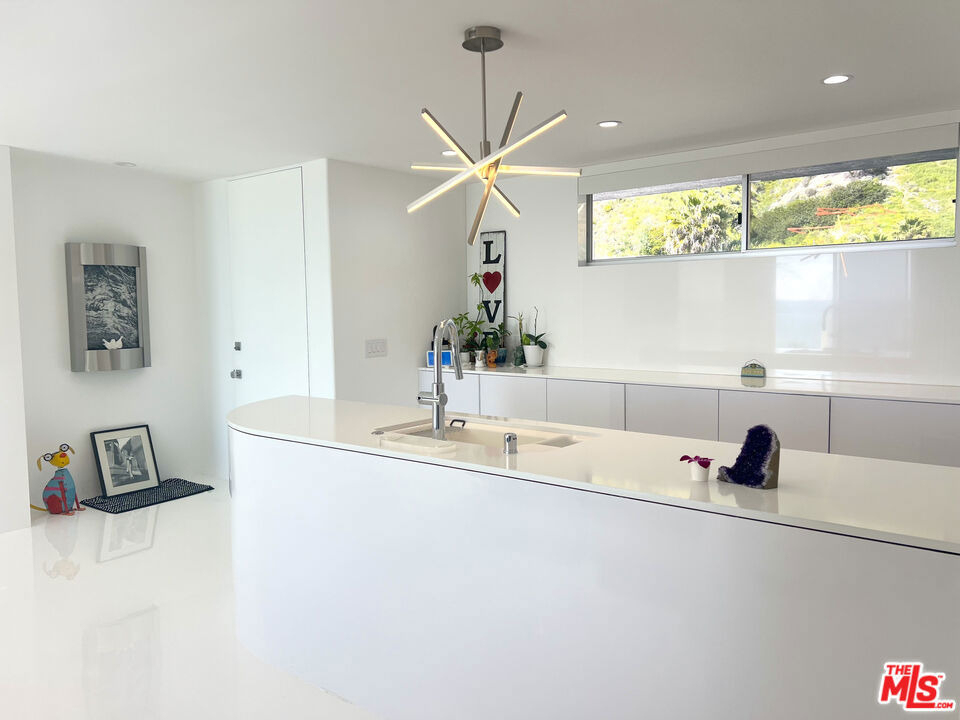 22548 Pacific Coast Highway - Photo 8