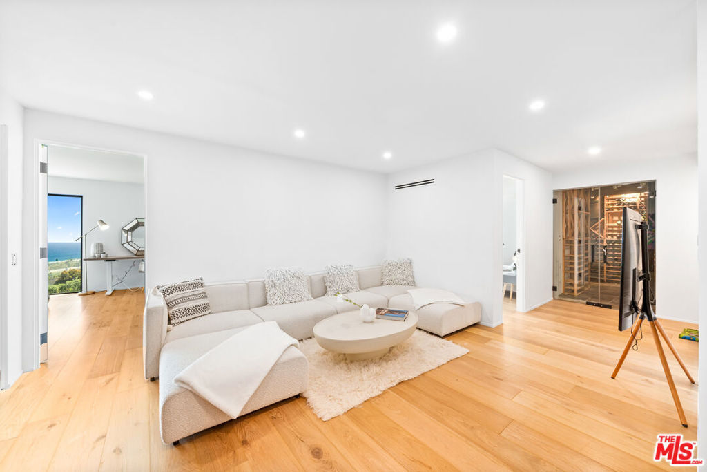 23812 Malibu Crest Drive - Photo 14
