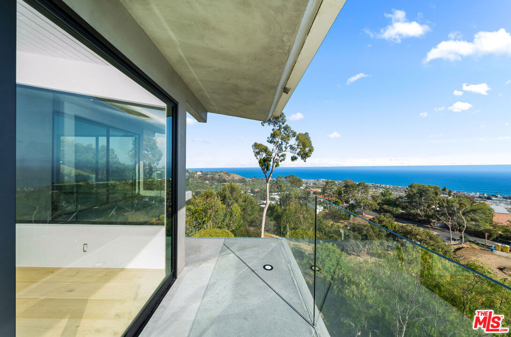 23812 Malibu Crest Drive - Photo 10
