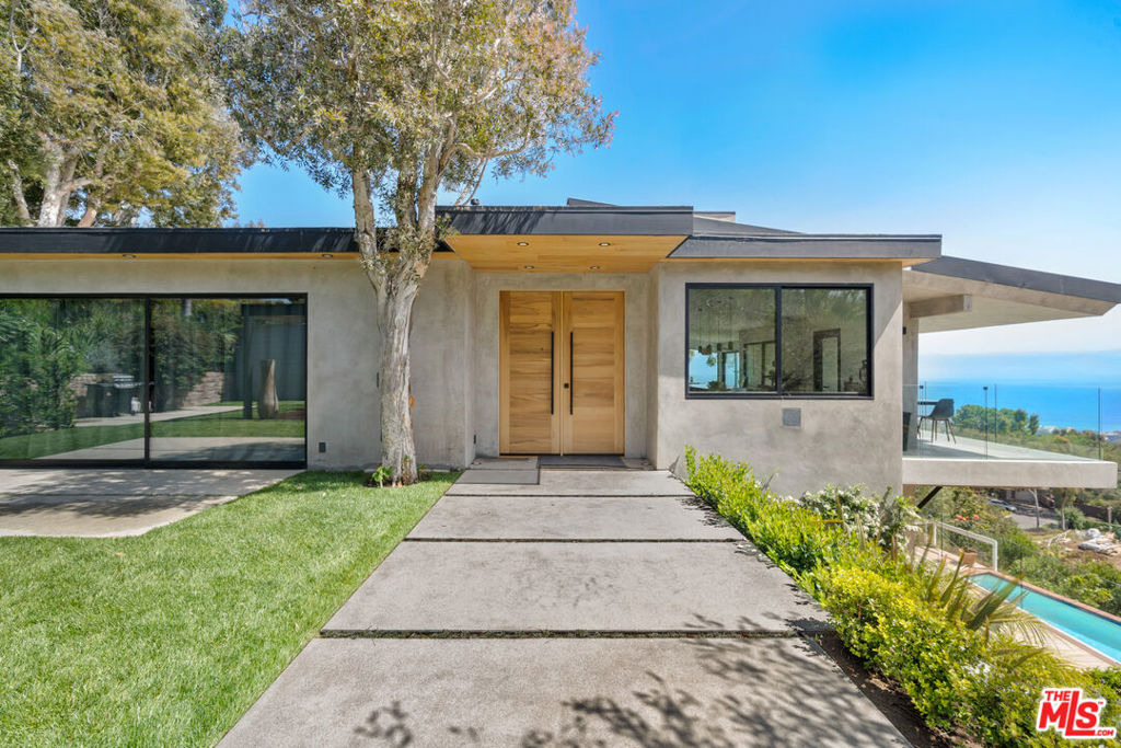 23812 Malibu Crest Drive - Photo 2