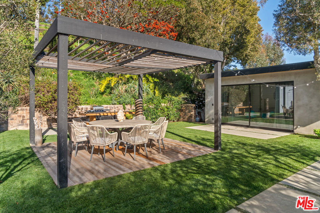 23812 Malibu Crest Drive - Photo 22