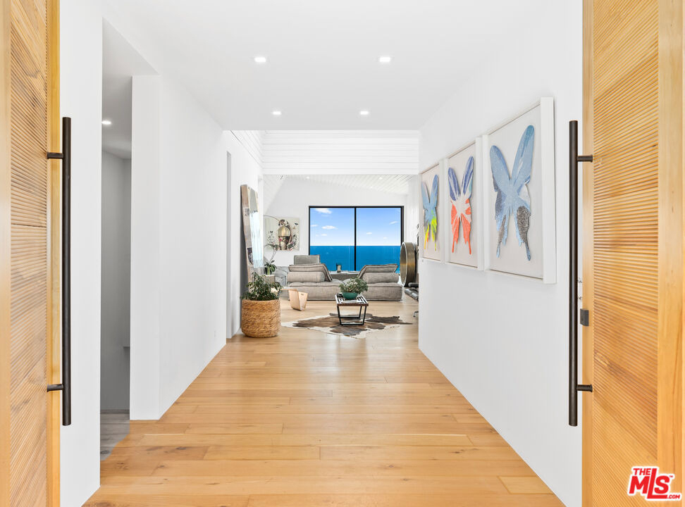 23812 Malibu Crest Drive - Photo 3