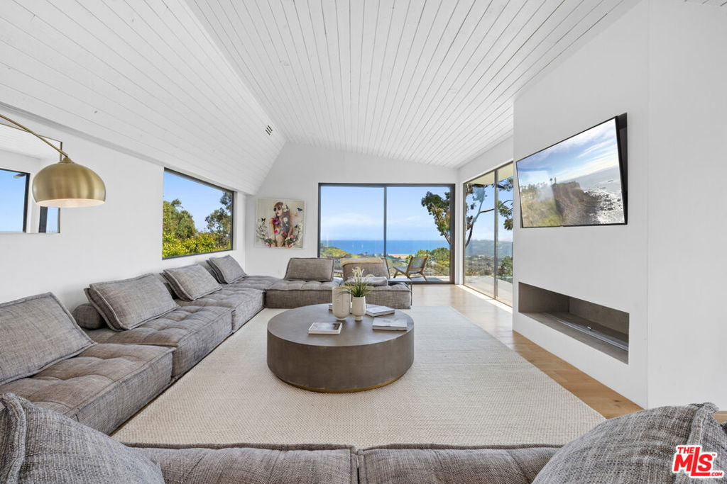 23812 Malibu Crest Drive - Photo 4