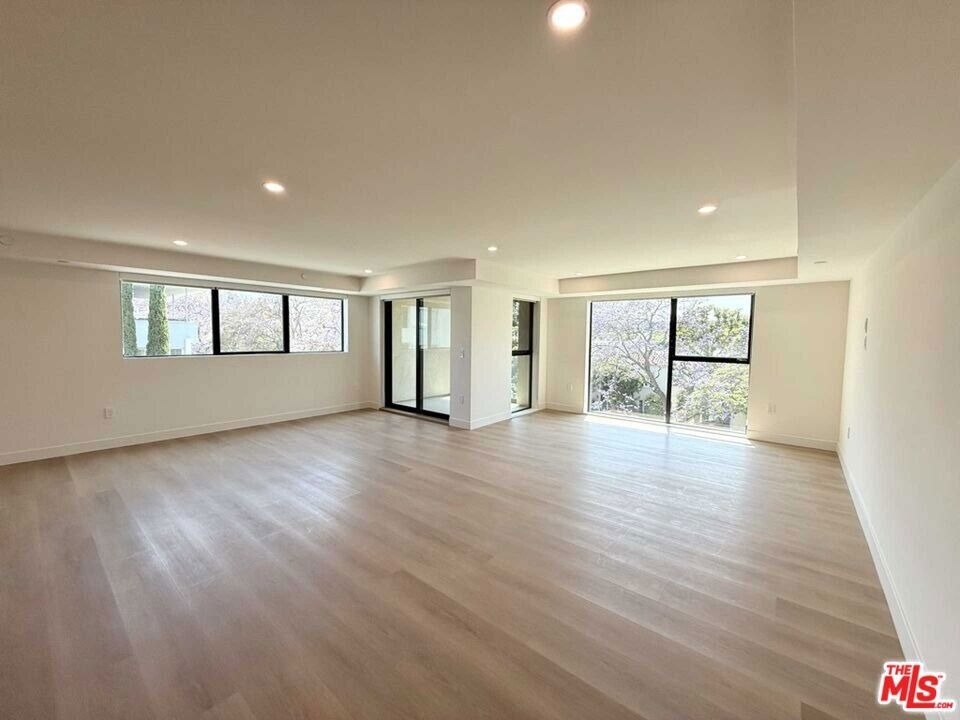 350 N Palm Drive - Photo 19