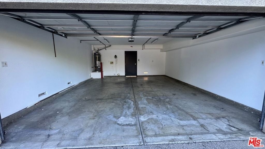 15360 Wyandotte Street - Photo 1