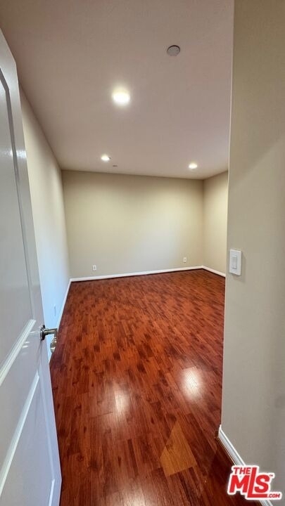 15360 Wyandotte Street - Photo 12