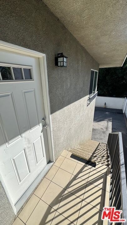 15360 Wyandotte Street - Photo 6