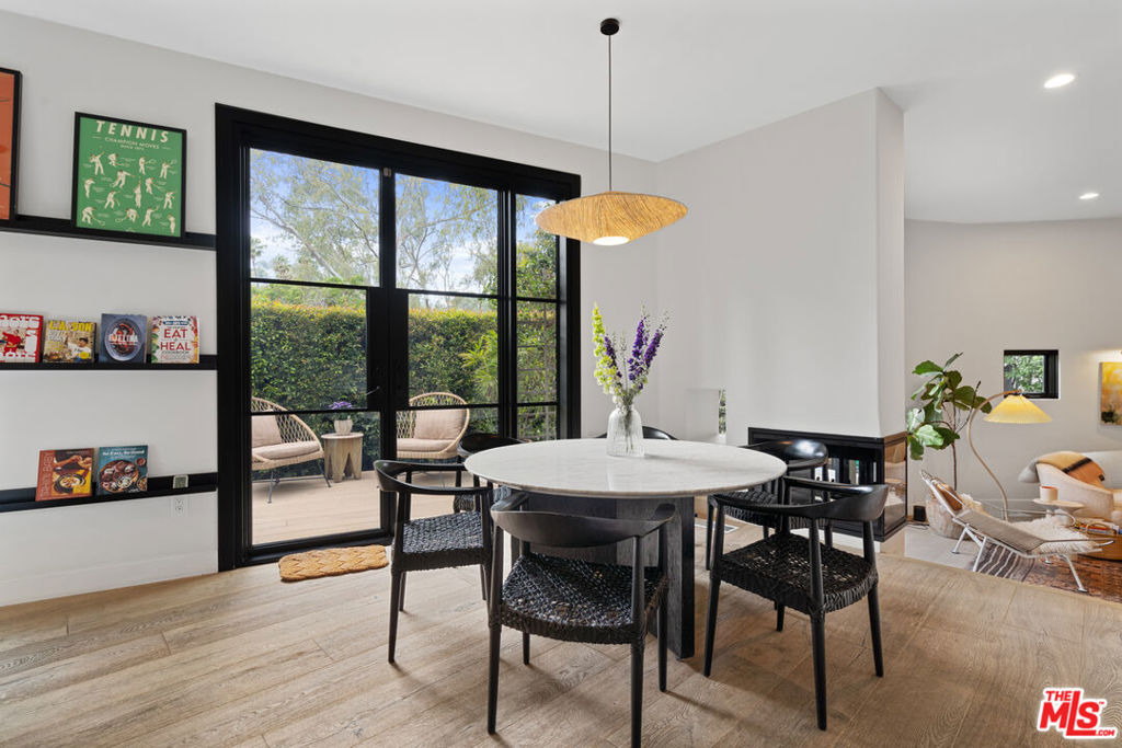 2065 Watsonia Terrace - Photo 8