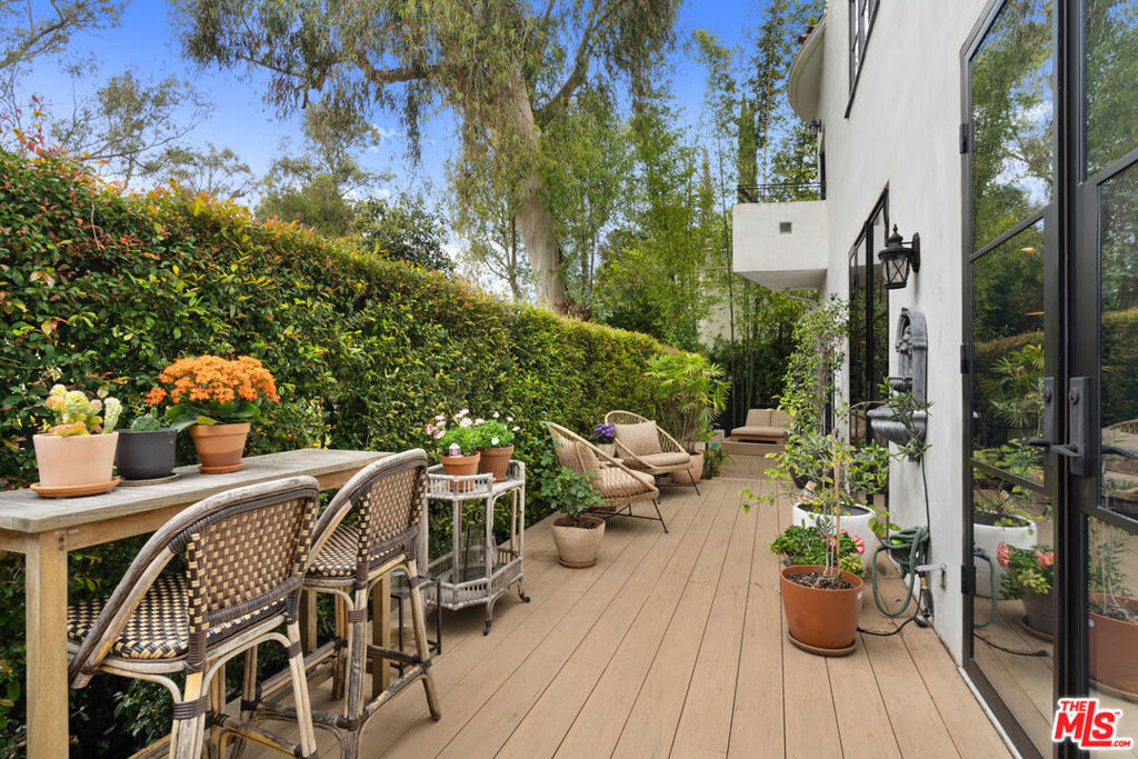 2065 Watsonia Terrace - Photo 24