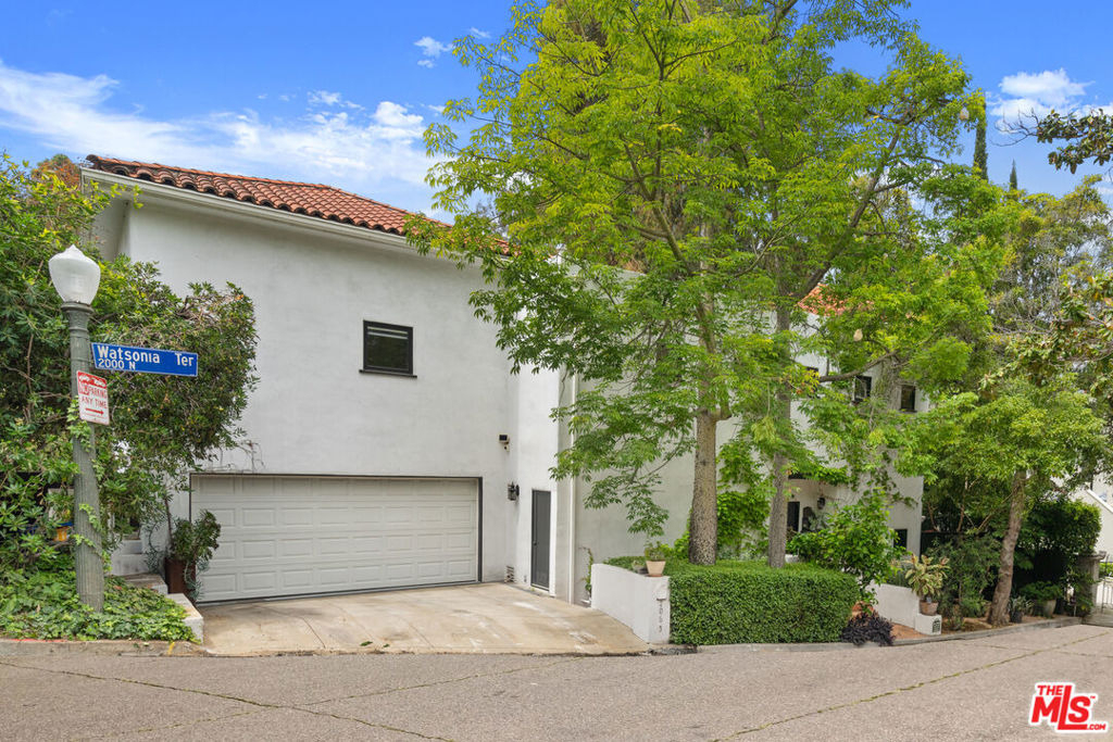 2065 Watsonia Terrace - Photo 29