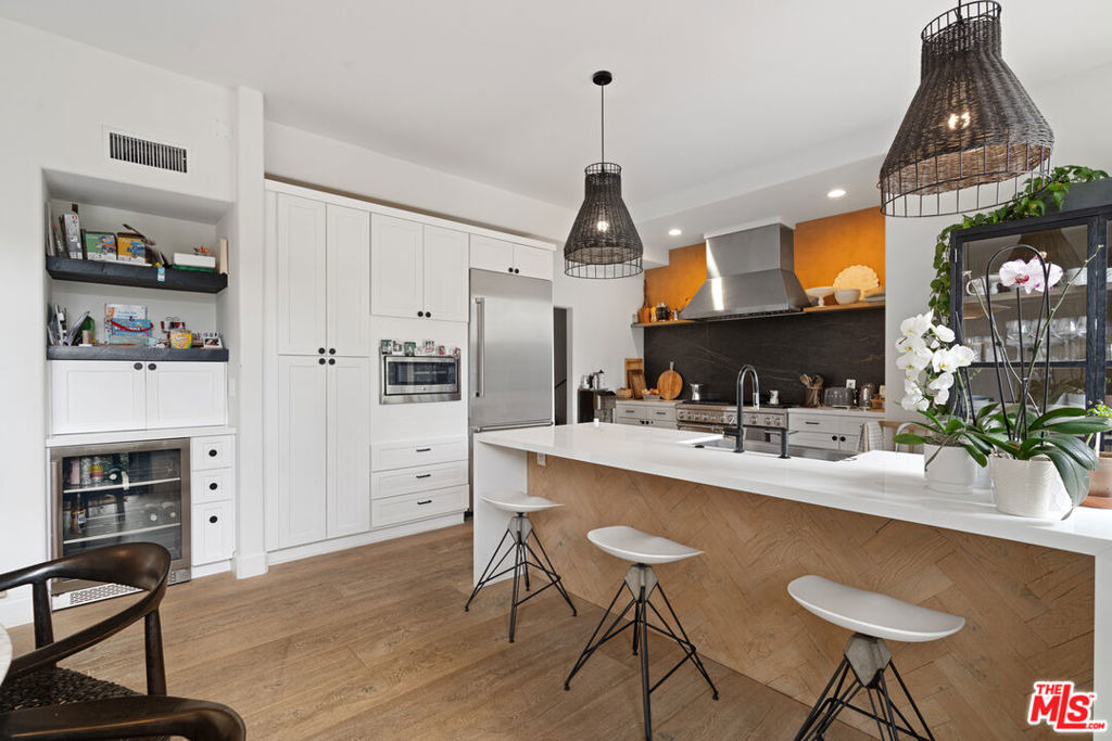 2065 Watsonia Terrace - Photo 9
