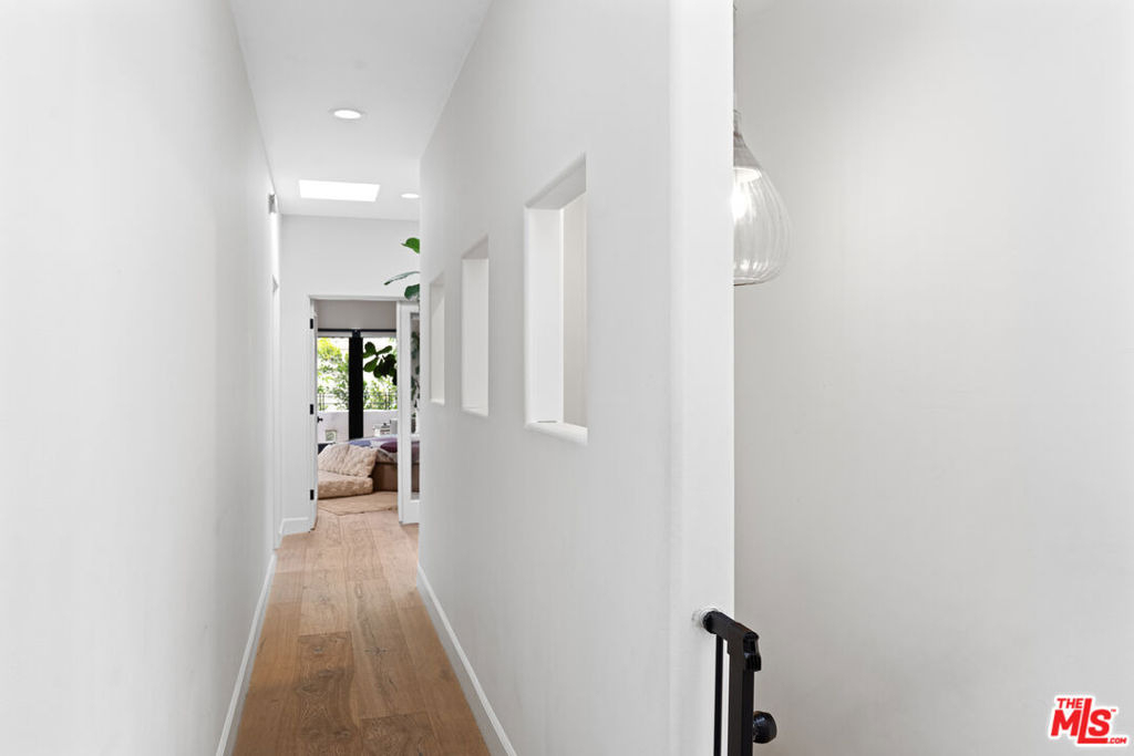 2065 Watsonia Terrace - Photo 12