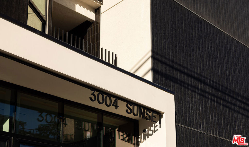 3004 W Sunset Boulevard - Photo 0