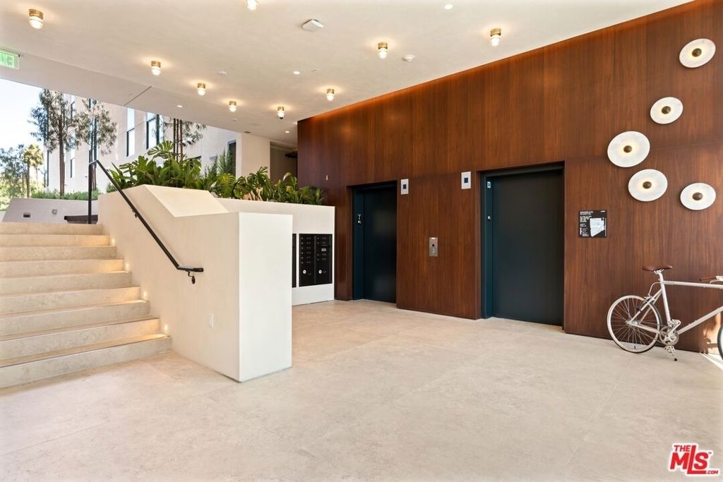 3004 W Sunset Boulevard - Photo 2