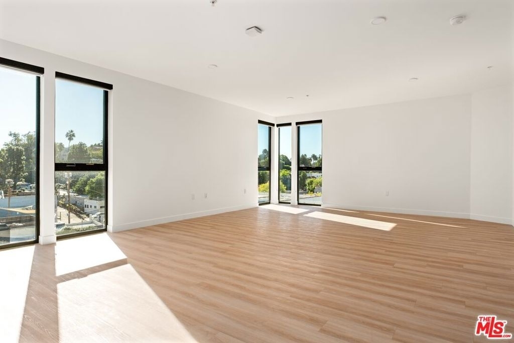 3004 W Sunset Boulevard - Photo 18