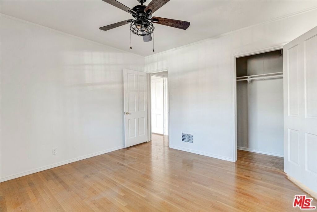 142 N Hamilton Drive - Photo 4