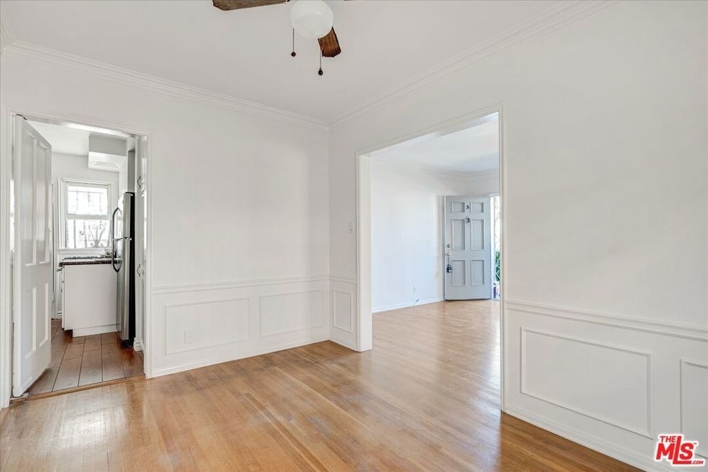 142 N Hamilton Drive - Photo 2