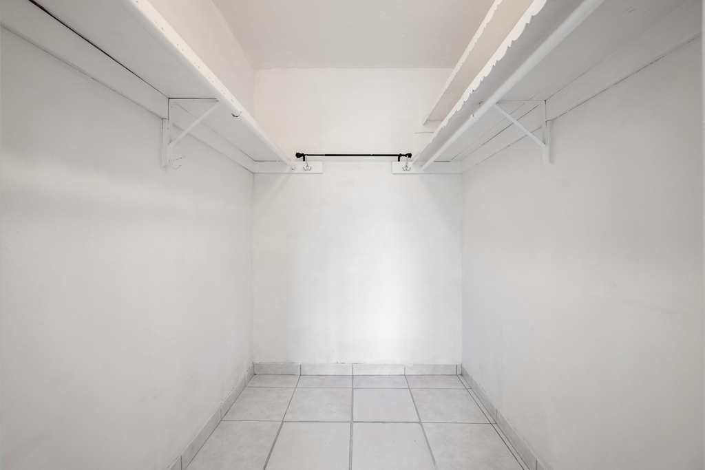 2200 E Hallandale Beach Boulevard - Photo 14