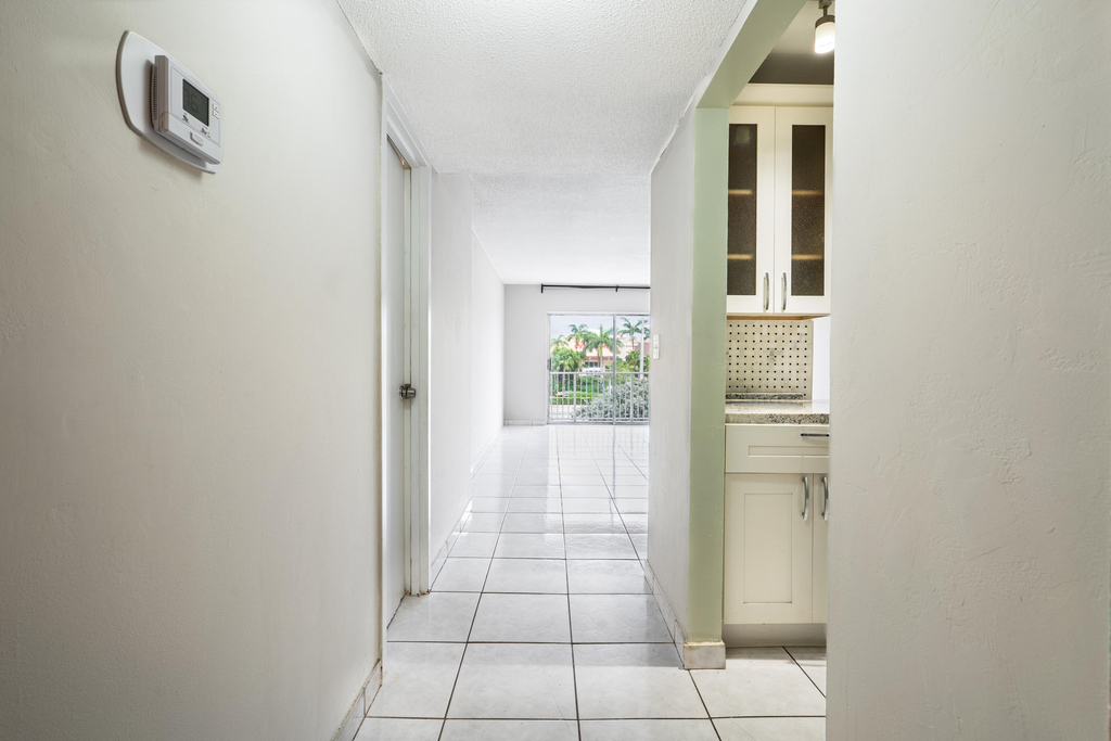 2200 E Hallandale Beach Boulevard - Photo 27