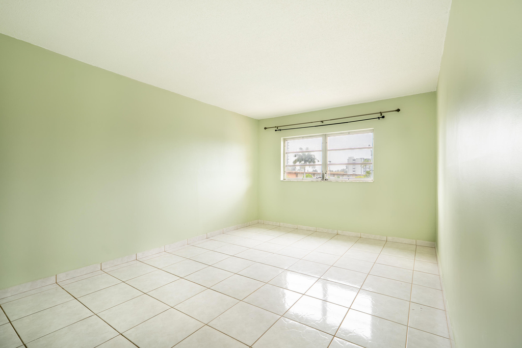 2200 E Hallandale Beach Boulevard - Photo 20