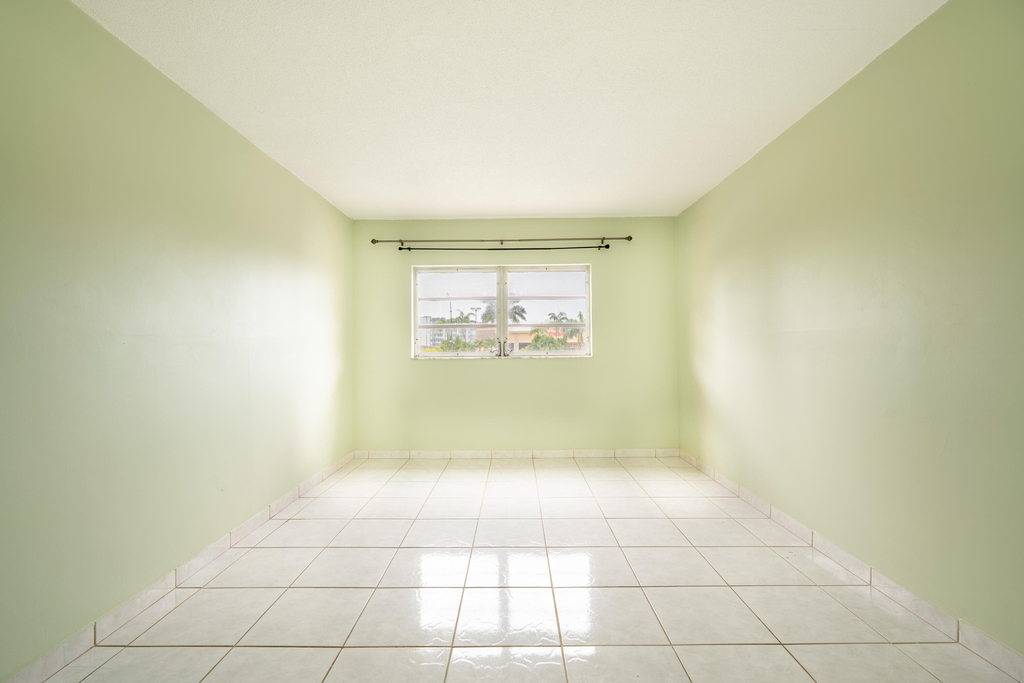 2200 E Hallandale Beach Boulevard - Photo 18
