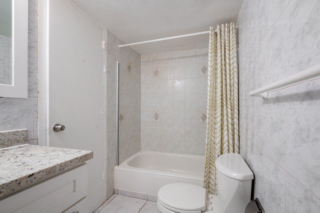 2200 E Hallandale Beach Boulevard - Photo 15