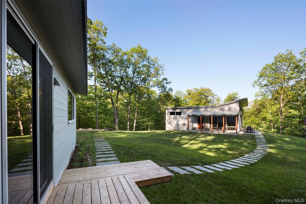 425 Lake Drive - Photo 2