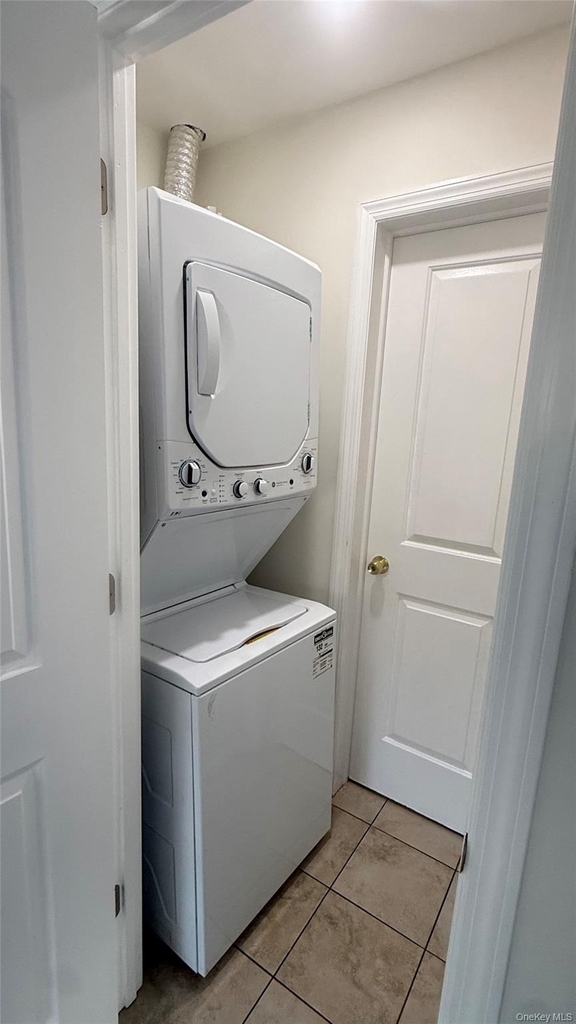 1318 Post Avenue - Photo 18