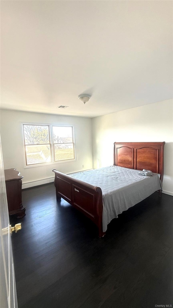 1318 Post Avenue - Photo 14