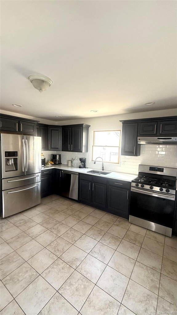 1318 Post Avenue - Photo 6
