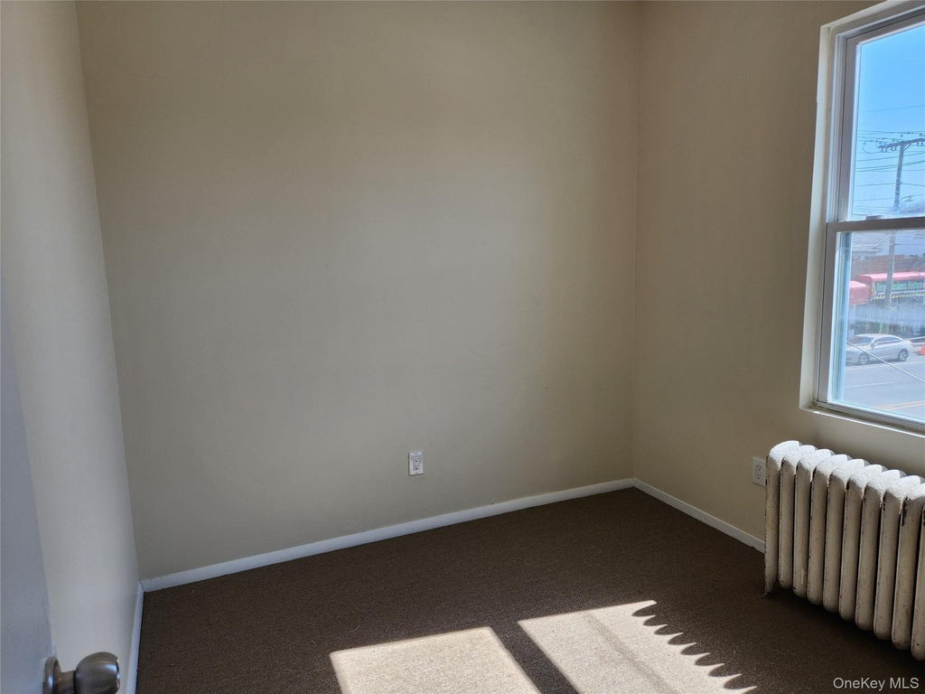 49 Roger Avenue - Photo 4