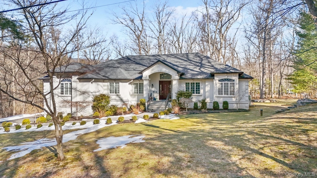 13 White Birch Drive - Photo 0