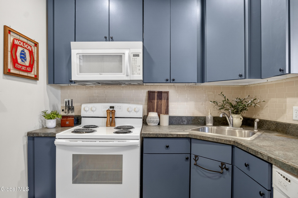 5 Van Dorn Street - Photo 17