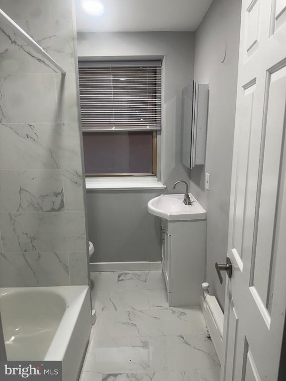 215-18 W Walnut Lane Lane - Photo 3