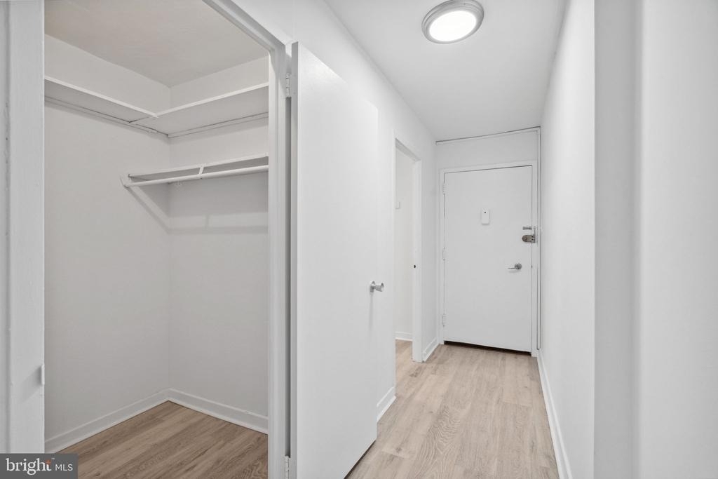 224 W Rittenhouse Square - Photo 10
